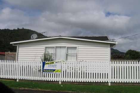 Photo of property in 17 Aputa Avenue, Te Puru, Thames, 3575
