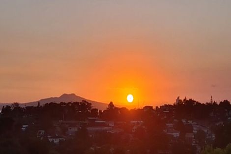 Photo of property in 2/50 Manuka Road, Glenfield, Auckland, 0629