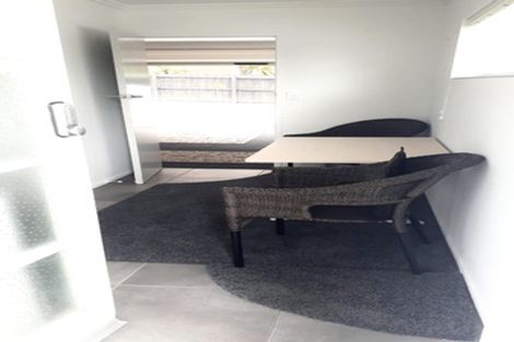 Photo of property in 1/88 East Coast Road, Milford, Auckland, 0620