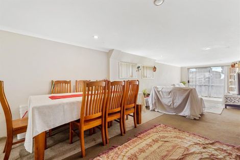 Photo of property in 41 Royal Road, Massey, Auckland, 0614