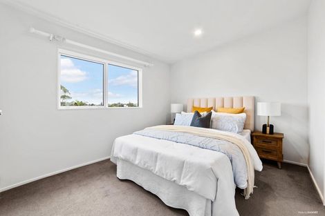 Photo of property in 65 Zara Court, Windsor Park, Auckland, 0632