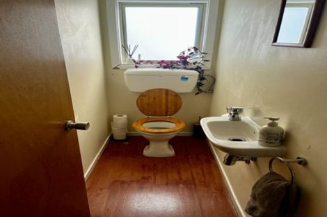 Photo of property in 4/30 Lyall Parade, Lyall Bay, Wellington, 6022