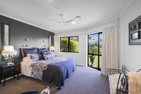 Photo of property in 10a Long Place, Frankleigh Park, New Plymouth, 4310