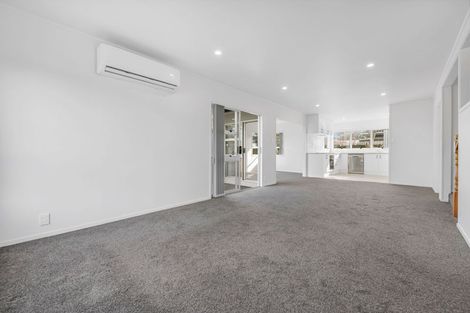 Photo of property in 44 Eugenia Rise, Totara Heights, Auckland, 2105