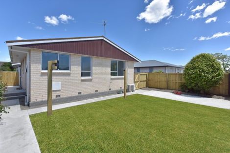 Photo of property in 17a Queenspark Drive, Parklands, Christchurch, 8083