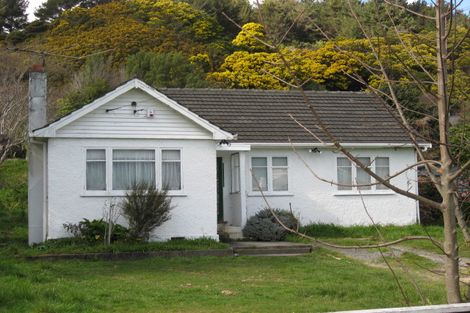 Photo of property in 19 Peel Place, Wainuiomata, Lower Hutt, 5014