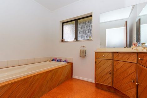 Photo of property in 4 Ash Place, Whalers Gate, New Plymouth, 4310