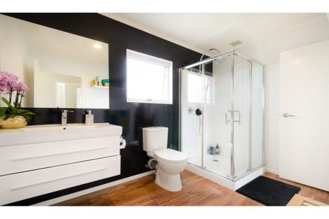 Photo of property in 43 Mcentee Road, Waitakere, Auckland, 0816