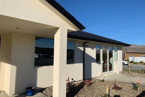 Photo of property in 3 De Bettencor Place, Mount Pisa, Cromwell, 9383