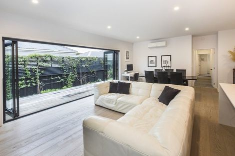 Photo of property in 658b Barbadoes Street, Edgeware, Christchurch, 8013