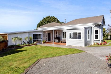 Photo of property in 733 Rawhitiroa Road, Rawhitiroa, Eltham, 4398