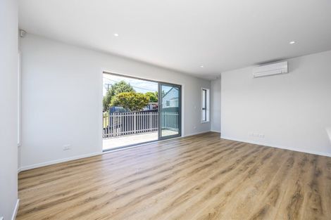 Photo of property in 1/94 Target Road, Totara Vale, Auckland, 0629