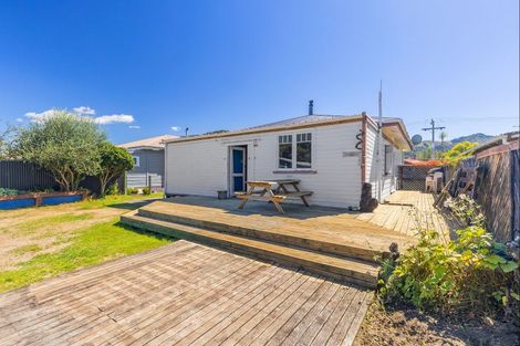 Photo of property in 9 Ngatai Street, Taumarunui, 3920