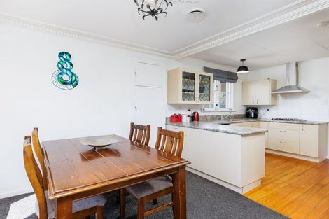 Photo of property in 35 Rhodes Street, Waimate, 7924