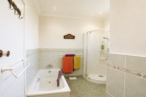 Photo of property in 36 Swan Road, Te Kauwhata, 3781