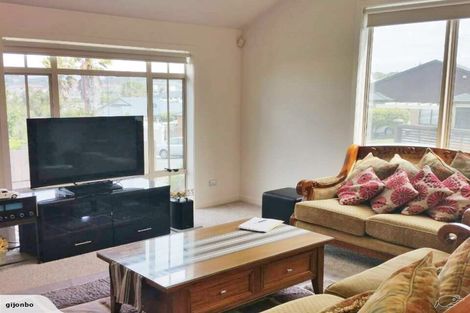 Photo of property in 6 Ponderosa Drive, Oteha, Auckland, 0632