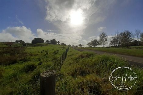 Photo of property in 71 Matakohe Road East, Matakohe, 0593