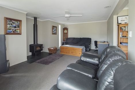 Photo of property in 19 Queen Street, Pareora, 7912