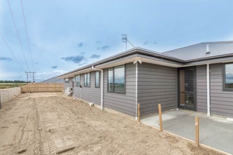 Photo of property in 33 Silicon Way, Fitzherbert, Palmerston North, 4410