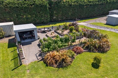 Photo of property in 6 Campbell Drive, Martinborough, 5711