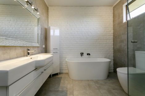 Photo of property in 53 Chesham Avenue, Waipahihi, Taupo, 3330