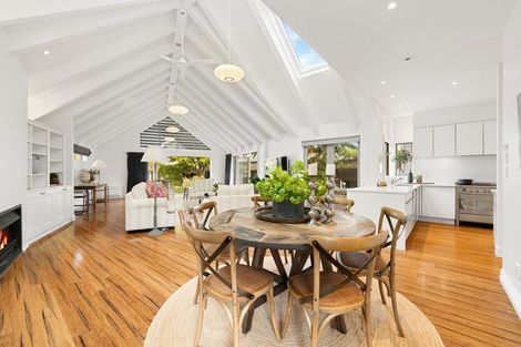 Photo of property in 9 Kotare Street, Fendalton, Christchurch, 8041