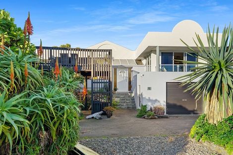 Photo of property in 93 Marine Parade, Paraparaumu Beach, Paraparaumu, 5032