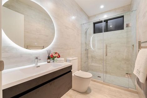 Photo of property in 16 Kuaha Road, Massey, Auckland, 0614