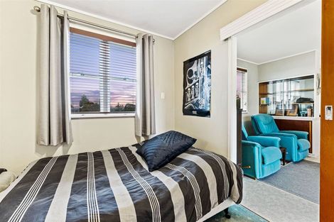 Photo of property in 7 Divich Avenue, Te Atatu South, Auckland, 0610