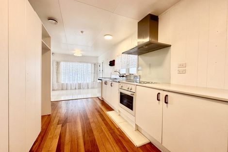 Photo of property in 19 Fairlea Road, Te Atatu South, Auckland, 0610