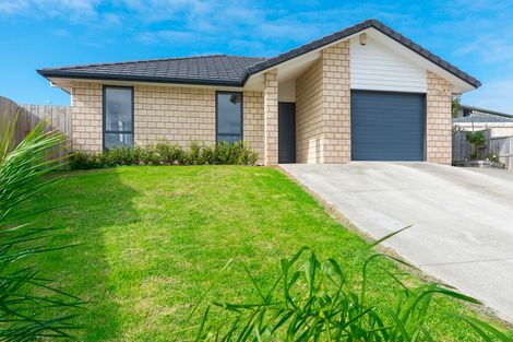 Photo of property in 13 Mcgowan Rise, Tuakau, 2121