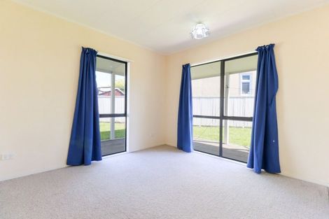 Photo of property in 75 Hillcrest Drive, Kelvin Grove, Palmerston North, 4414