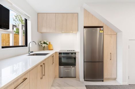 Photo of property in 2/170 Don Buck Road, Massey, Auckland, 0614