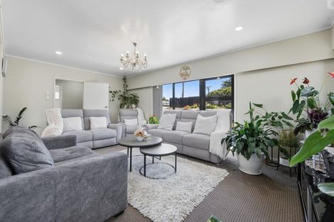 Photo of property in 69 Holmes Road, Manurewa, Auckland, 2102