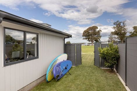 Photo of property in 26 Harbour View Road, Omokoroa, 3114