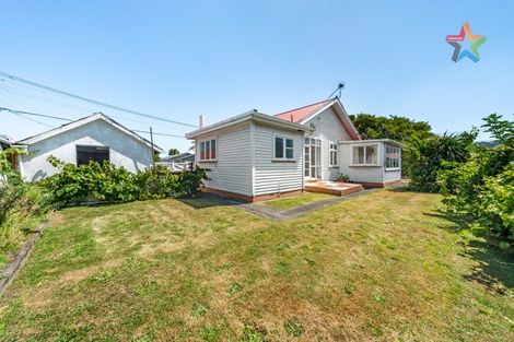 Photo of property in 2 Byron Street, Petone, Lower Hutt, 5012