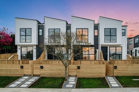 Photo of property in 4b Hepburn Road, Glendene, Auckland, 0602