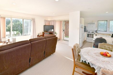 Photo of property in 31 The Grove, Red Beach, 0932