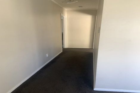 Photo of property in 1/15 Gloaming Place, Conifer Grove, Takanini, 2112