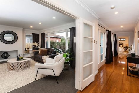 Photo of property in 14 Shearer Avenue, Papanui, Christchurch, 8052