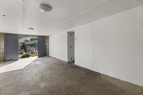 Photo of property in 64 Hocken Street, Kenmure, Dunedin, 9011
