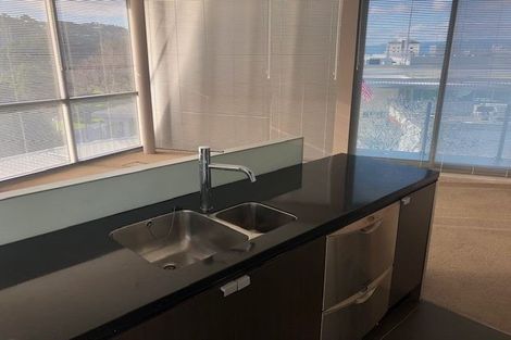 Photo of property in Summit Apartments, 9/184 Molesworth Street, Thorndon, Wellington, 6011