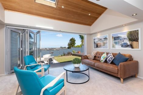 Photo of property in 8 Bilancia Place, Flat Bush, Auckland, 2016