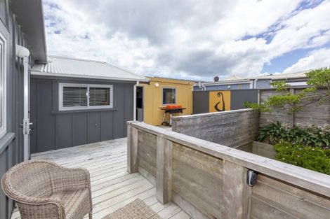 Photo of property in 121 The Parade, Paekakariki, 5034