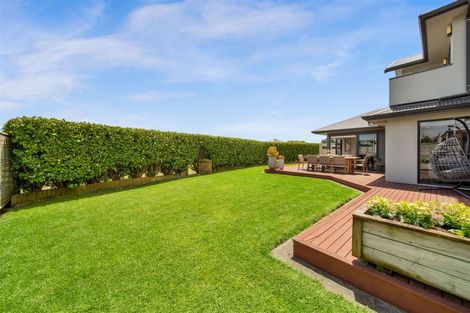 Photo of property in 9 Sampson Avenue, Waiwhakaiho, New Plymouth, 4312