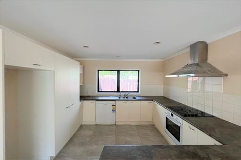 Photo of property in 33a Minaret Drive, Bucklands Beach, Auckland, 2014