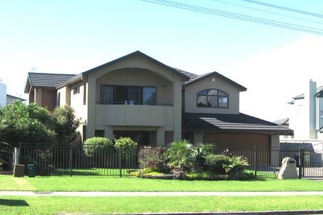 Photo of property in 22 Beach Road, Te Atatu Peninsula, Auckland, 0610