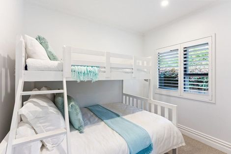 Photo of property in 5 Lavinia Grove, Waikanae Beach, Waikanae, 5036