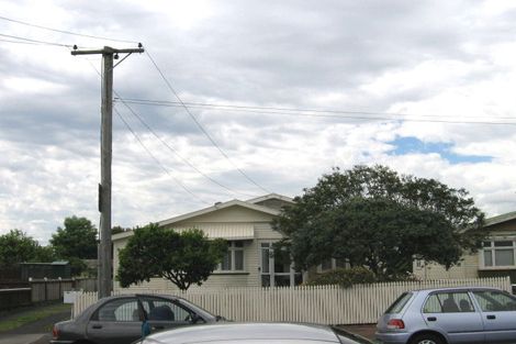 Photo of property in 8a Alberta Street, Point Chevalier, Auckland, 1022