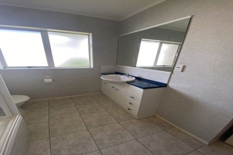 Photo of property in 24a Martin Jugum Lane, Ranui, Auckland, 0612